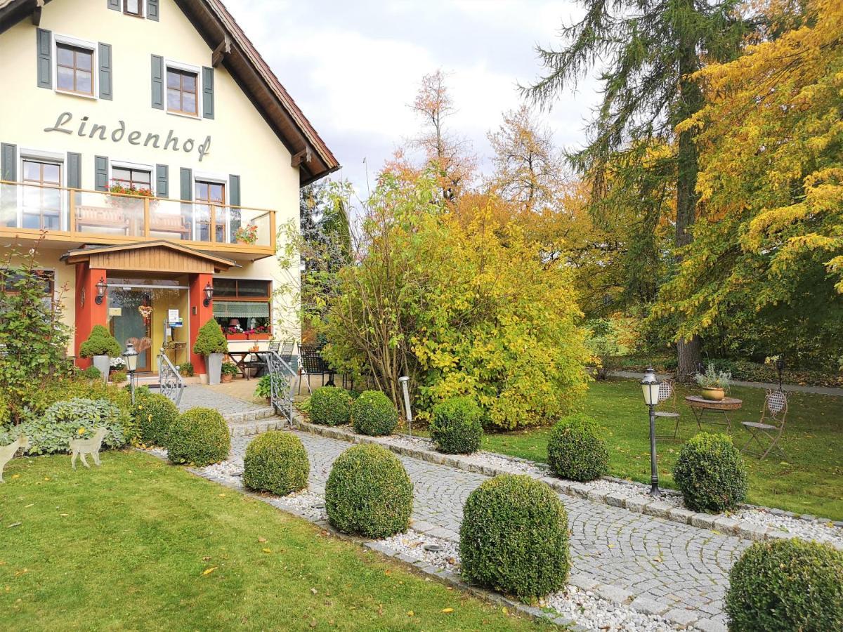 Landhotel Lindenhof Vohenstrauss Exterior photo